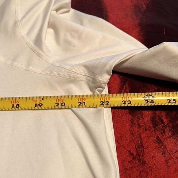 ZELLA workout top XXL. Lightly worn. Eggshell white. - Picture 8 of 9